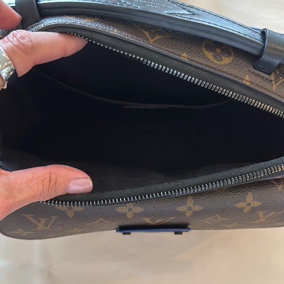 Louis Vuitton S Lock Trail Messenger Bag electric blue - Picture 4 of 6